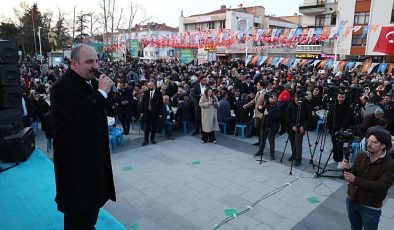 Mustafa Varank ve Başkan Altay Akşehirlilerle İftarda Buluştu