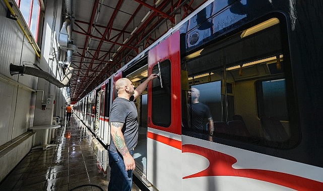 İzmir’in toplu ulaşım araçları tertemiz