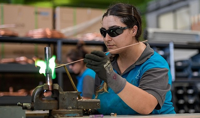 Meslek Fabrikası’ndan mezun olan kadın kaynakçılar işbaşı yaptı