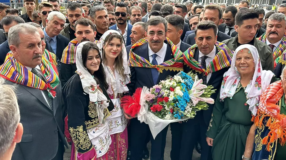 Cumhurbaşkanı Yardımcısı Yılmaz’dan Birlik Mesajı