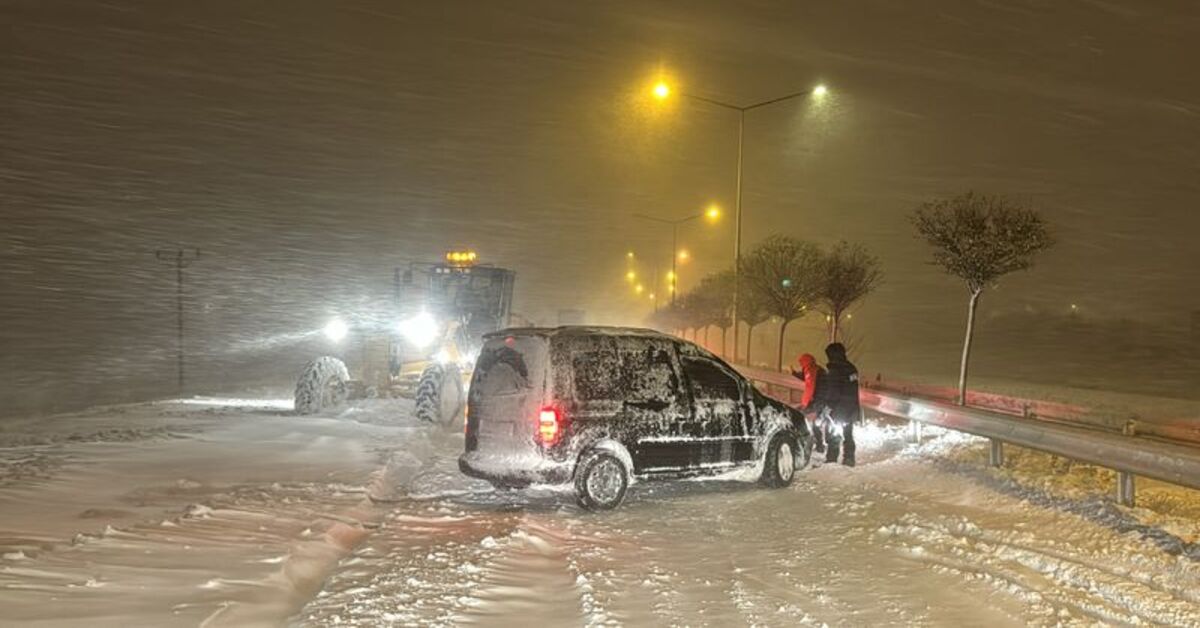 Bayburt-Gümüşhane kara yolu ulaşıma kapandı