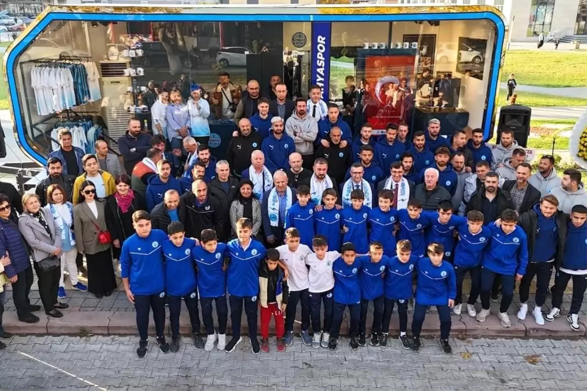 Kütahya’da Yeni Taraftar Mağazası ‘Şimşek Store’ Açıldı